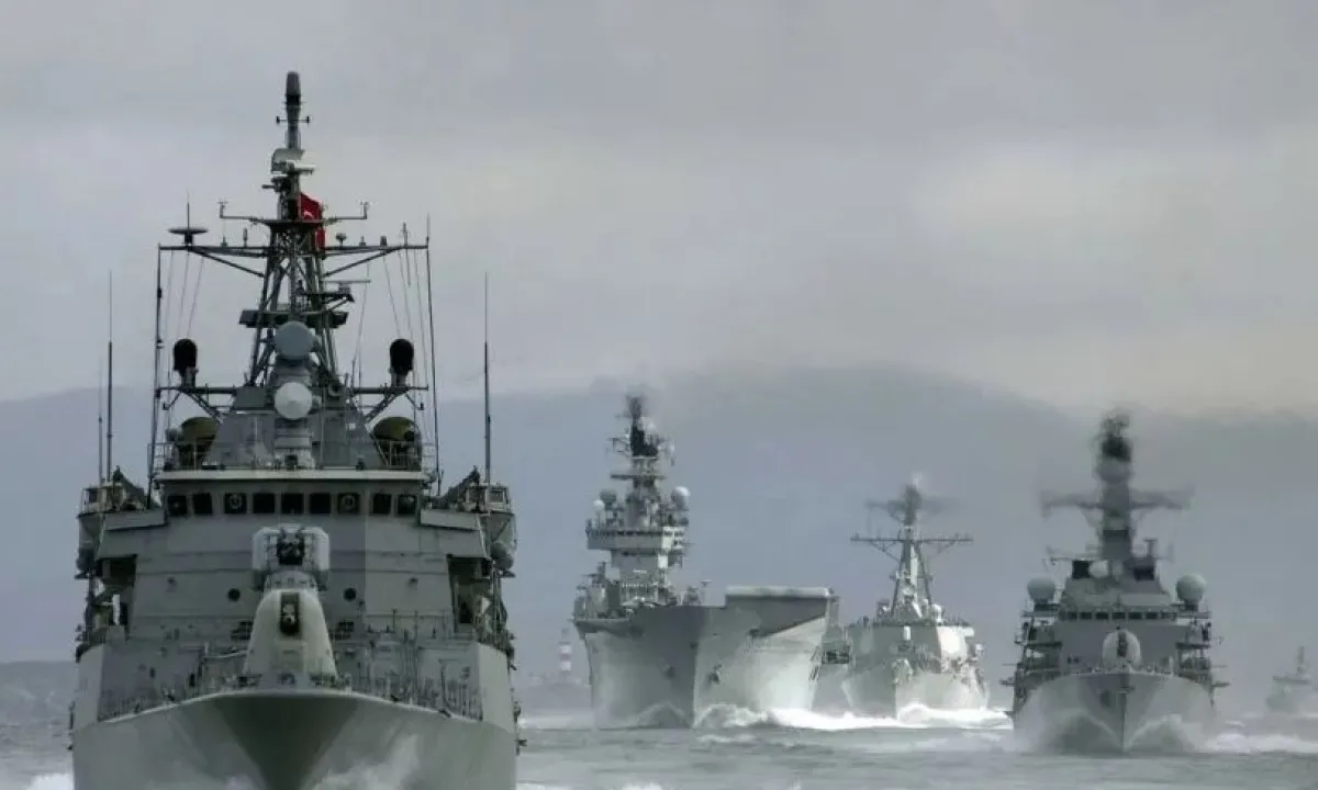 Російські та китайські військові кораблі під час спільних морських навчань у Жовтому морі