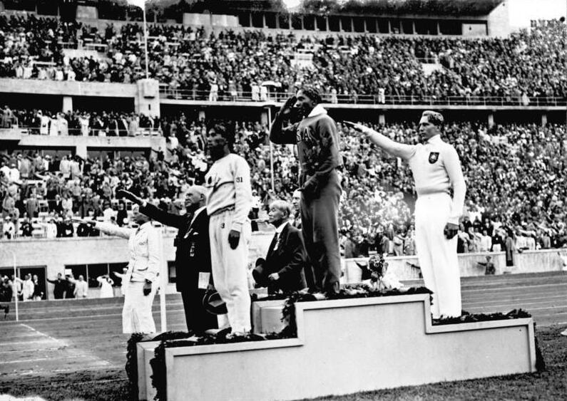 Олімпіада-1936: як взуттяр з НСДАП допоміг Джессі Оуенсу